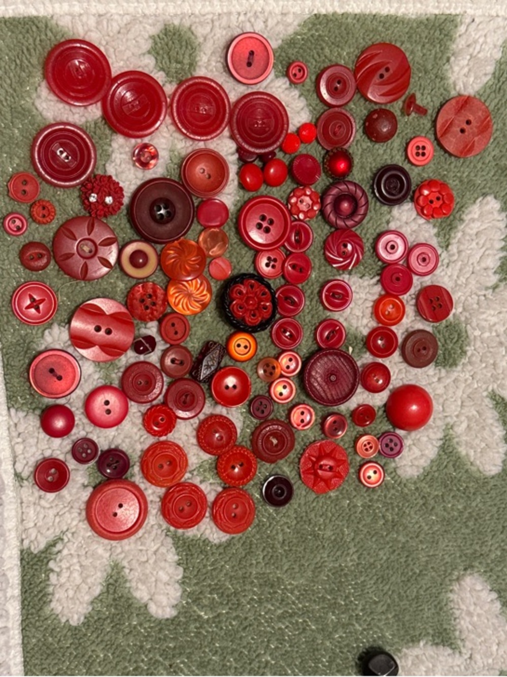 Lots of red buttons/accents